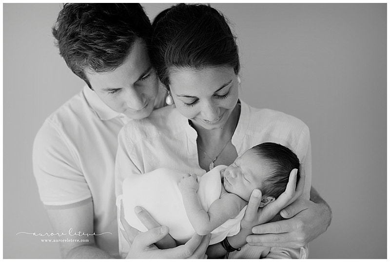 image d'une séance photo de bébé en lumière naturelle par photographe bébé - Photographier les nouveau-nés en lumière naturelle