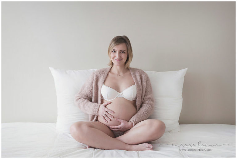 Portraits de grossesse en lingerie