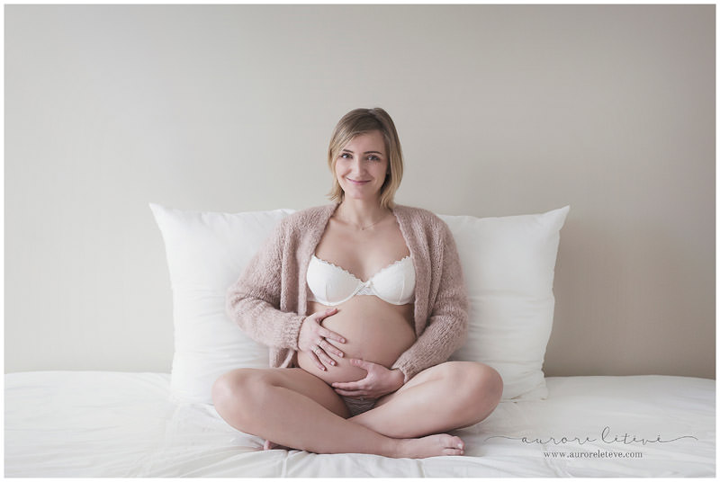 Portraits de grossesse en lingerie